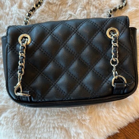 Nwot. Guess crossbody - Picture 9 of 10